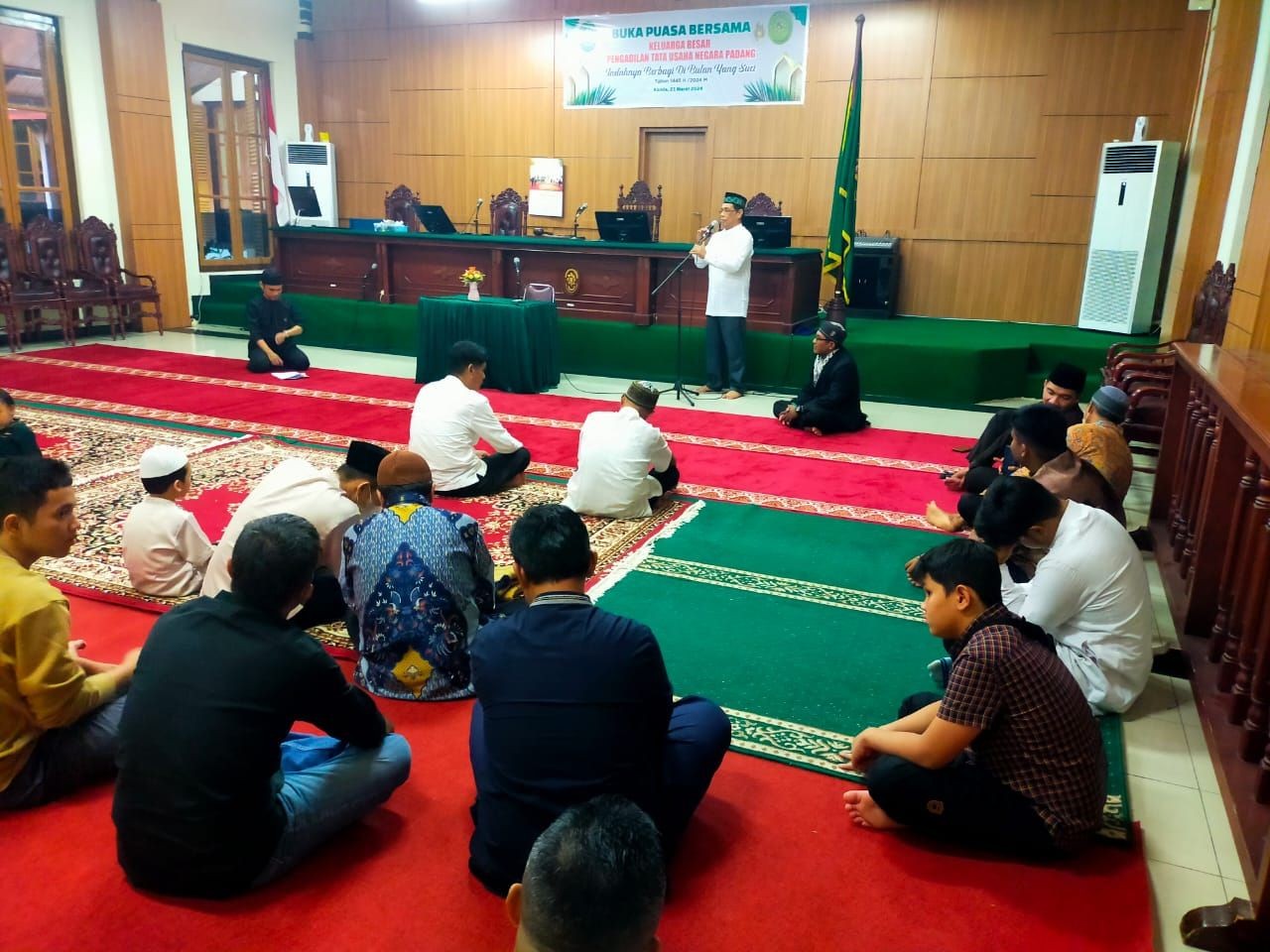 Pengadilan Tata Usaha Negara Padang mengadakan acara Buka Puasa Bersama