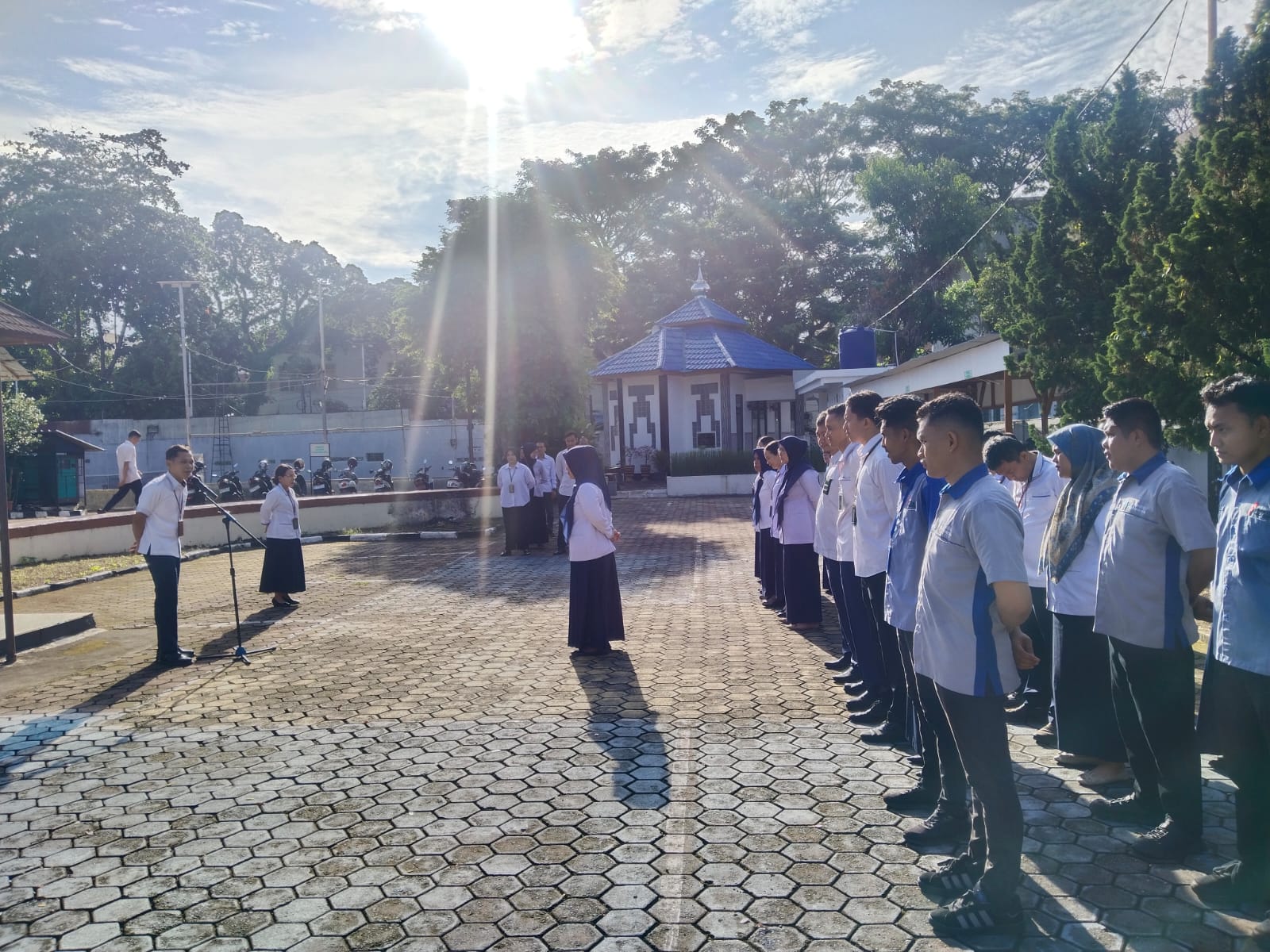 Kegiatan Rutin Apel Pagi PTUN Padang
