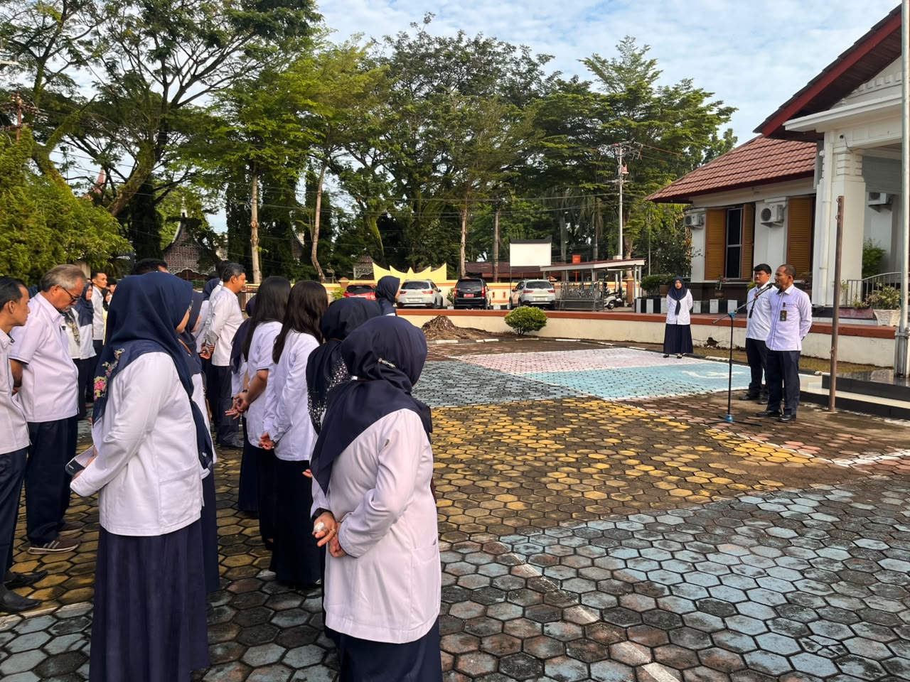 Kegiatan Rutin Apel Pagi PTUN Padang