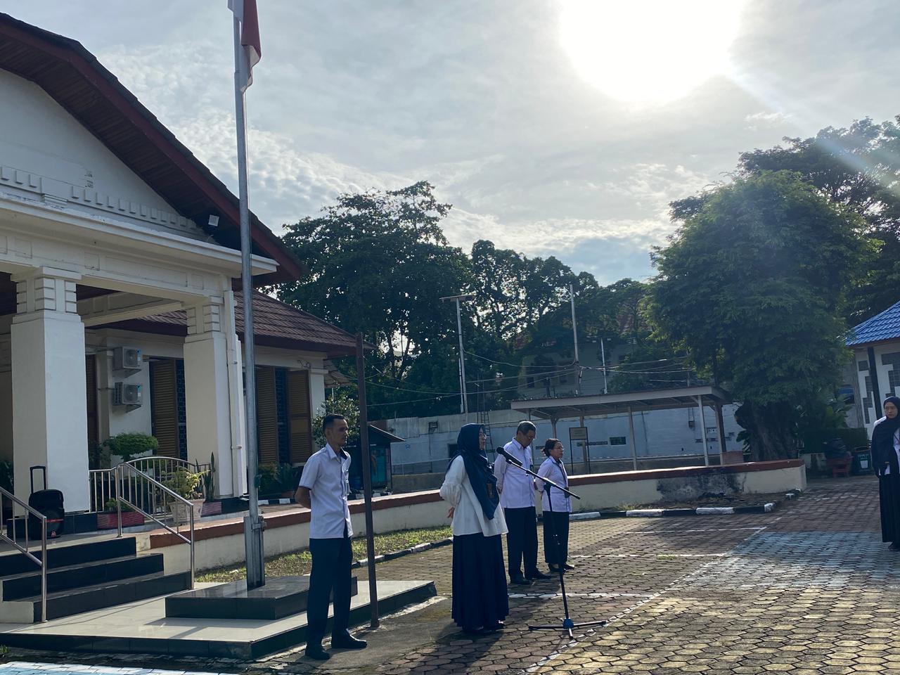 Kegiatan Rutin Apel Pagi PTUN Padang