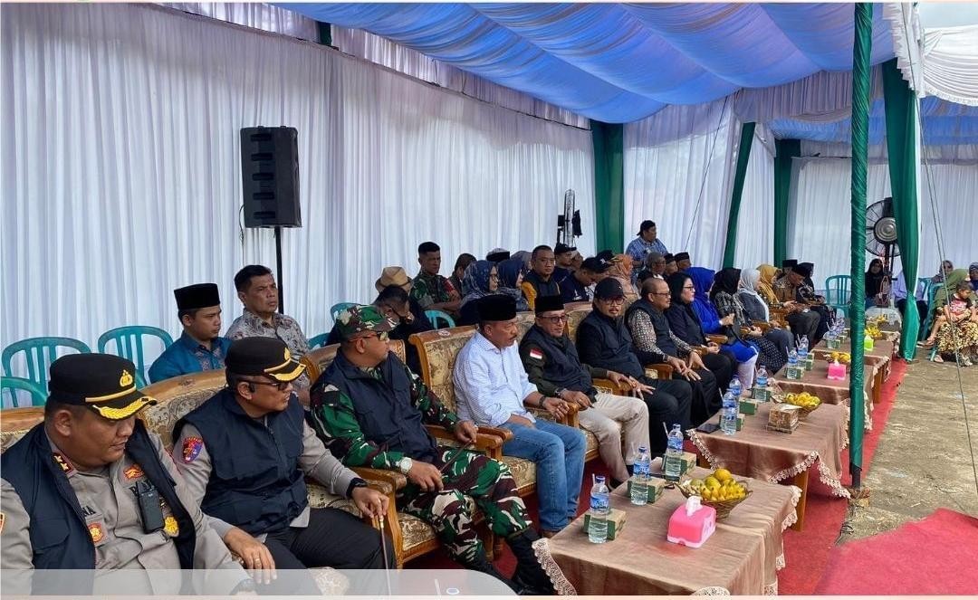 Ketua Padang menghadiri pelaksanaan peletakan batu pertama Pembangunan Mushalla Tigo Batua Nagari Parambahan