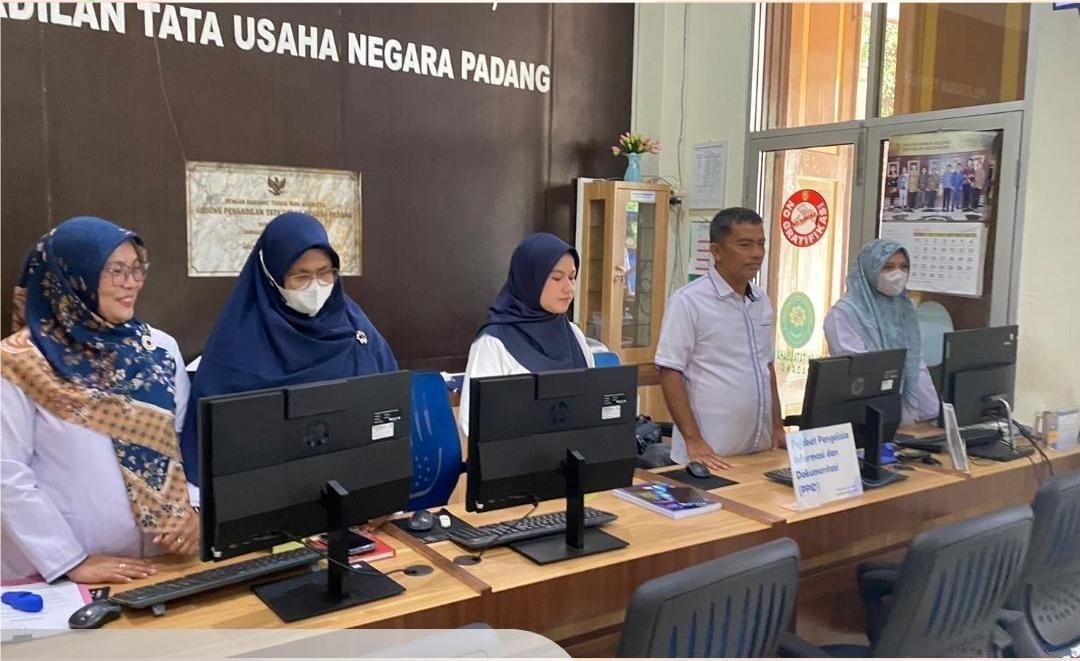 Briefing petugas PTSP PTUN Padang