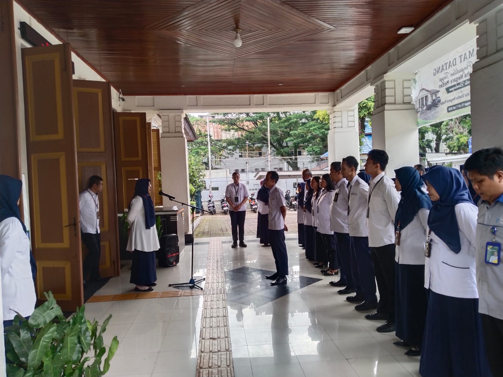 Kegiatan Rutin Apel Pagi PTUN Padang