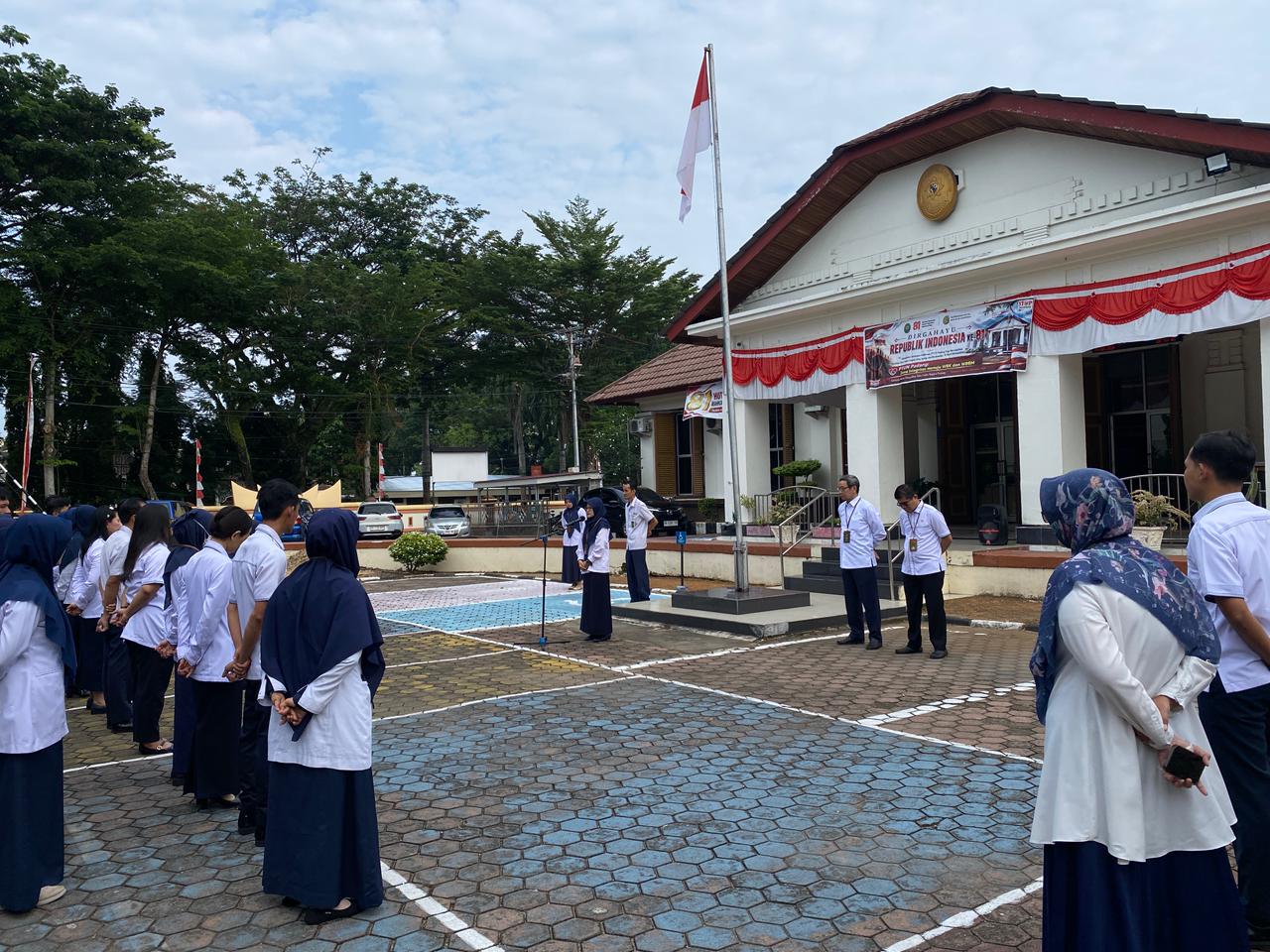 Kegiatan Rutin Apel Pagi PTUN Padang