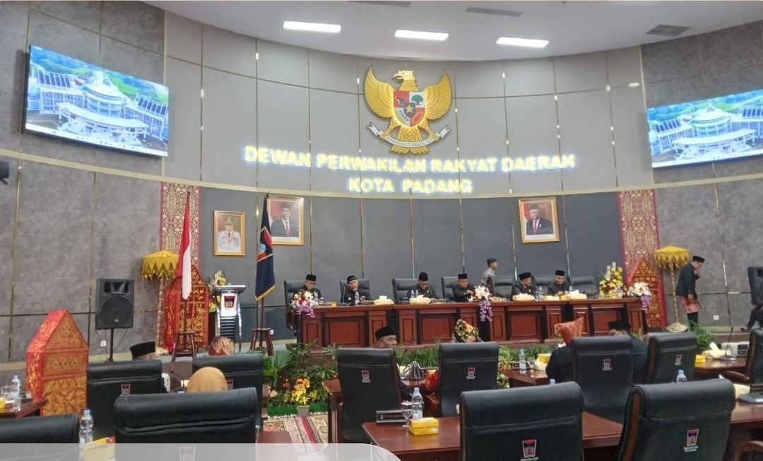 Undangan Rapat Istimewa DPRD Kota Padang dalam rangka memperingati  HARI JADI KOTA PADANG ke- 355