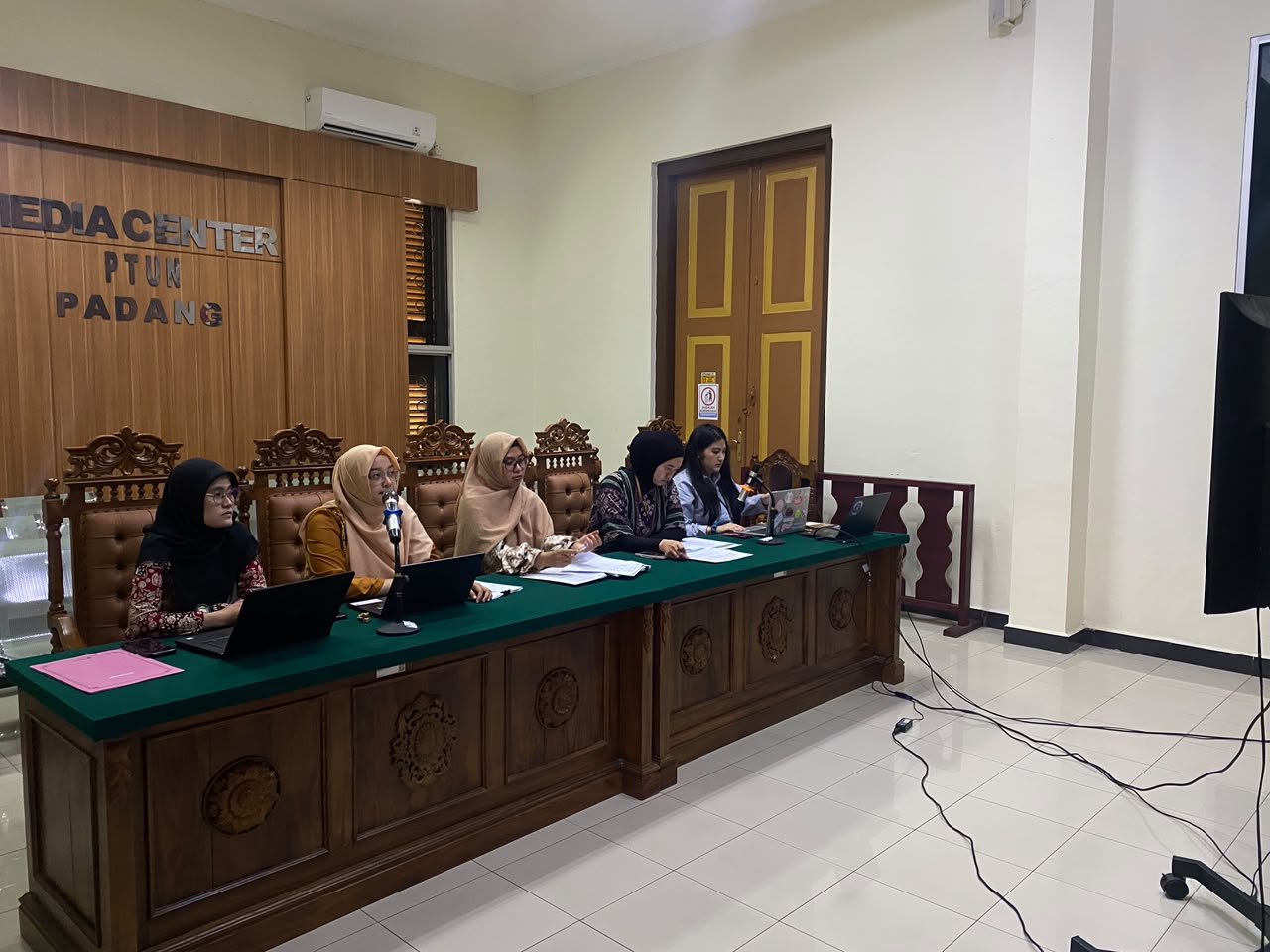 kegiatan Refleksi Perjalanan 3 Tahun BPHPI IKAHI dan Seminar Singkat Hakim Perempuan