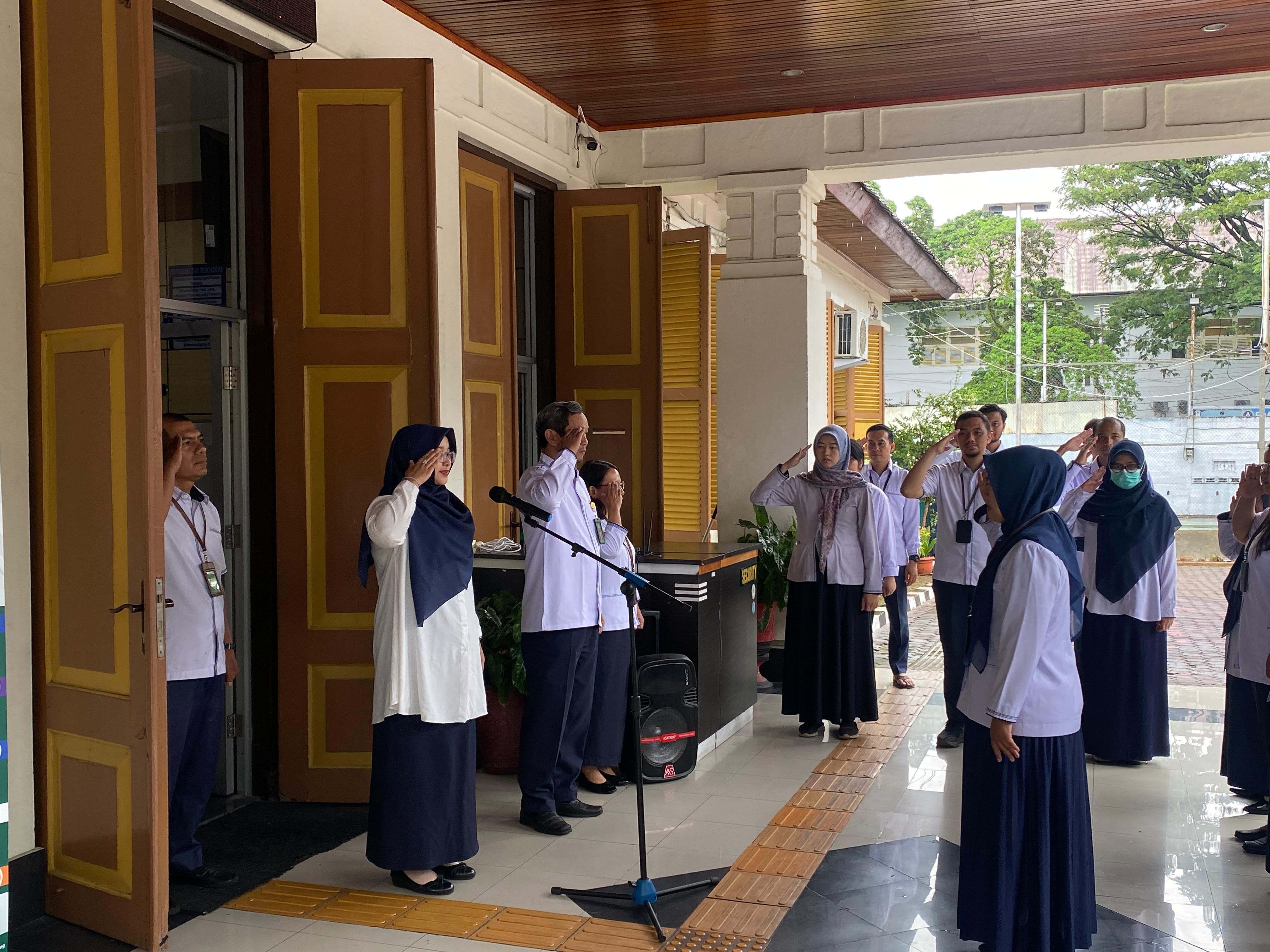 Kegiatan Rutin Apel Pagi PTUN Padang