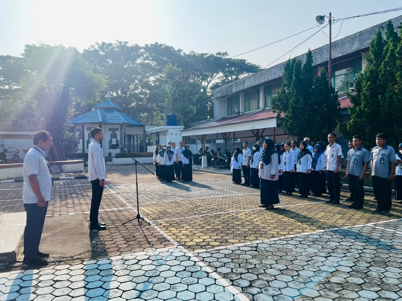 Kegiatan Rutin Apel Pagi PTUN Padang