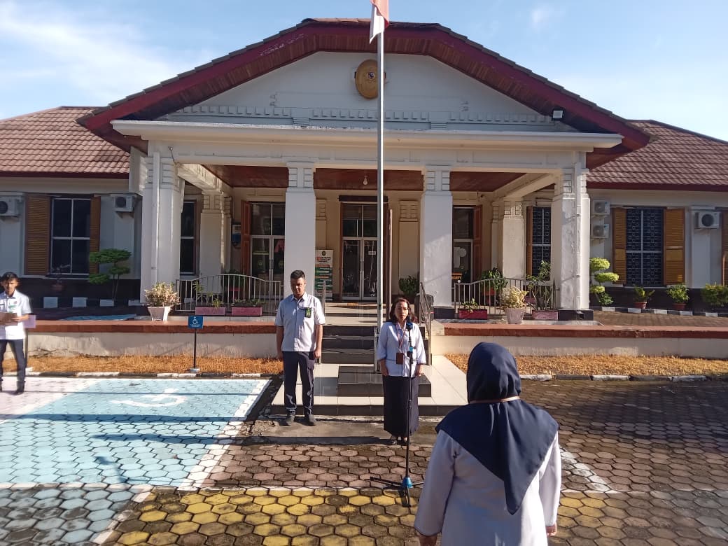 Kegiatan Rutin Apel Pagi PTUN Padang