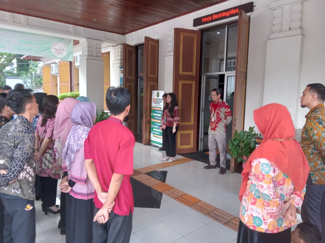 Kegiatan Rutin Apel Sore PTUN Padang