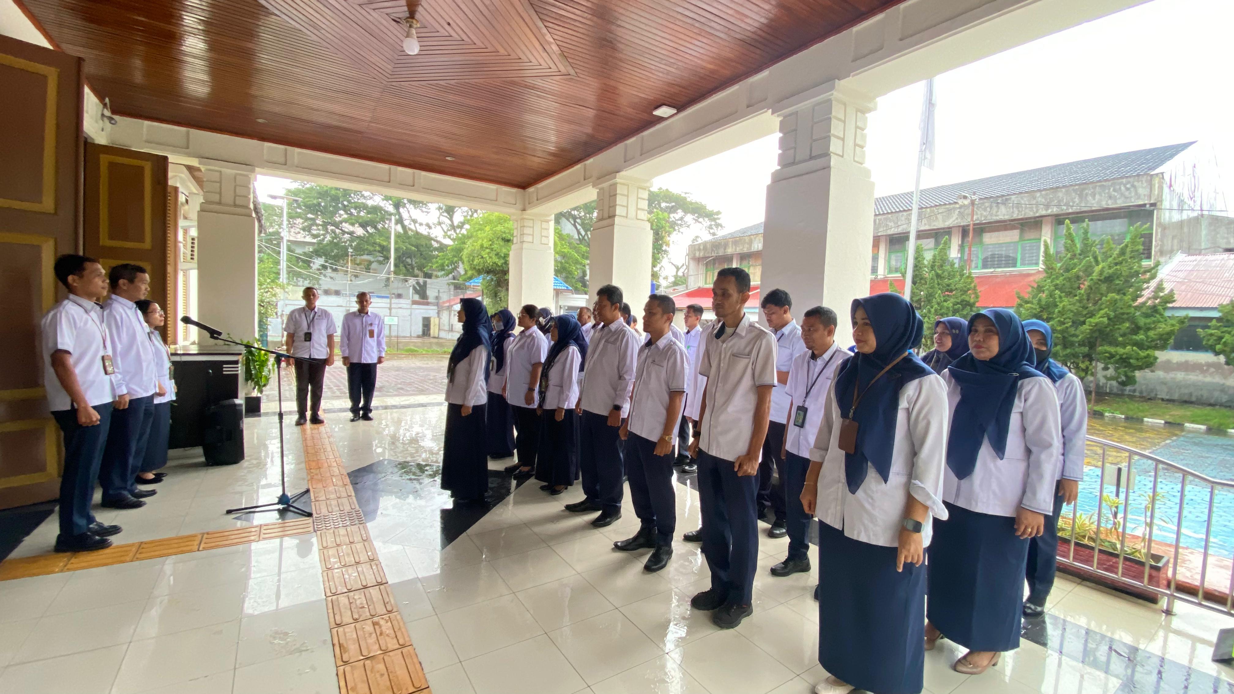 Kegiatan Rutin Apel Pagi PTUN Padang