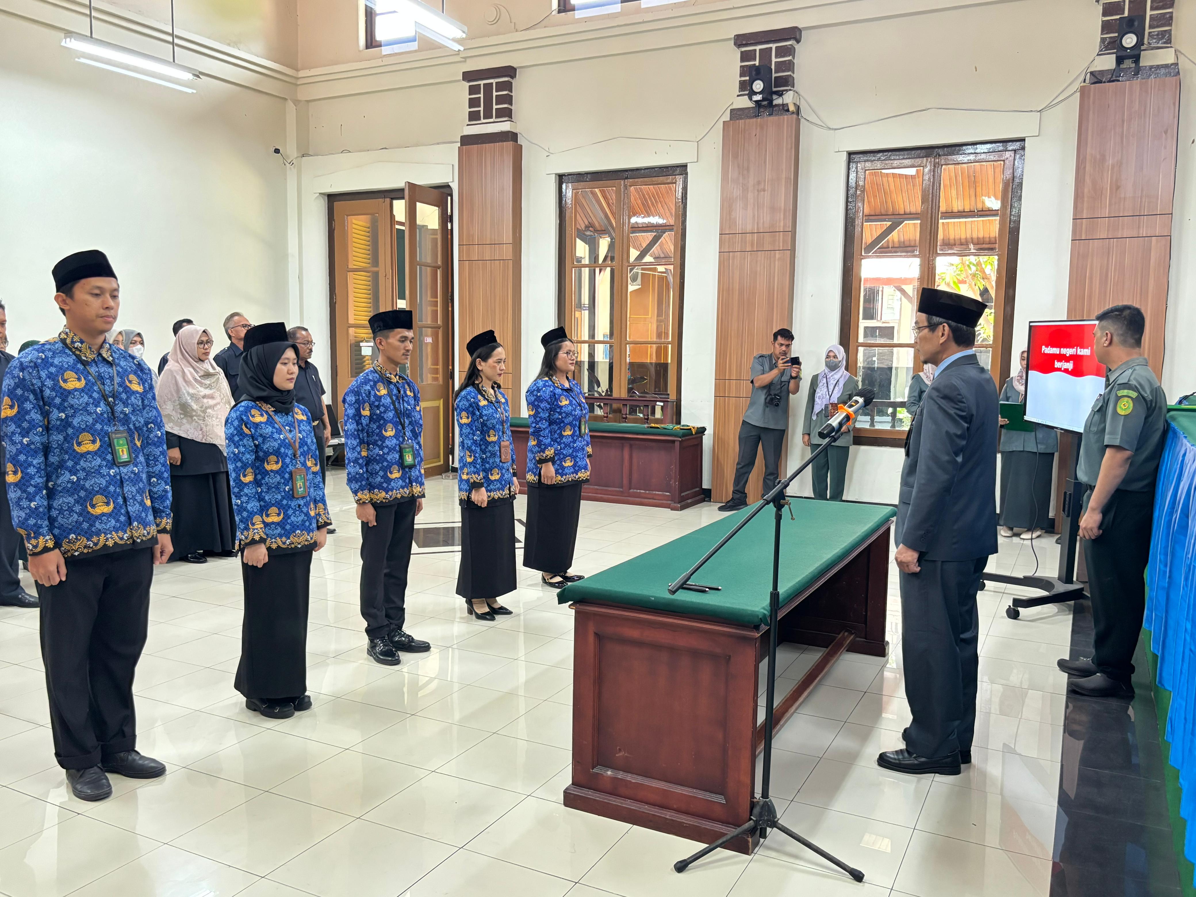 Acara Pengambilan Sumpah Pegawai Negeri Sipil