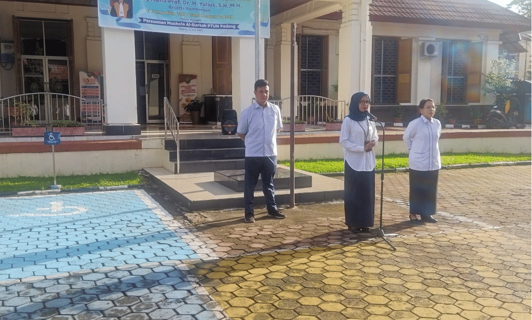 Kegiatan Apel pagi PTUN Padang