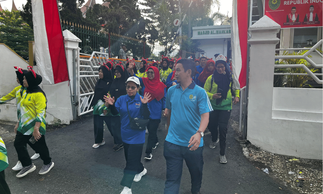 Kegiatan Jalan Santai dalam rangka meriahkan HUT Mahkamah Agung RI
