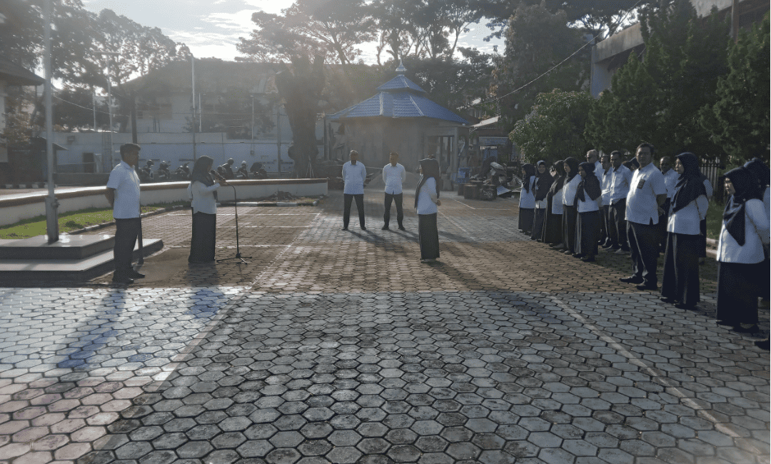 Kegiatan Apel pagi PTUN Padang