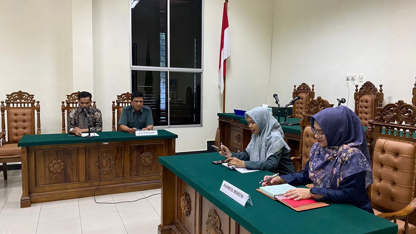 Monitoring dan Evaluasi bulanan terhadap kinerja pemberian jasa bantuan hukum