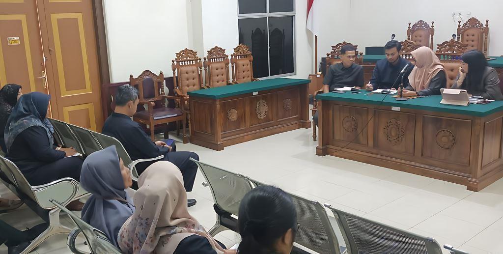 Kegiatan rapat monev website dan media sosial Triwulan I 2026