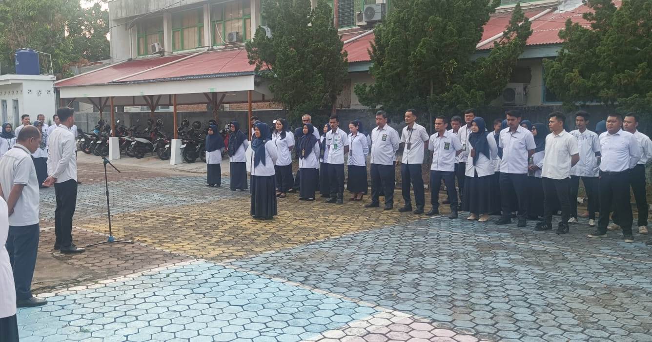 Kegiatan Rutin Apel Pagi PTUN Padang