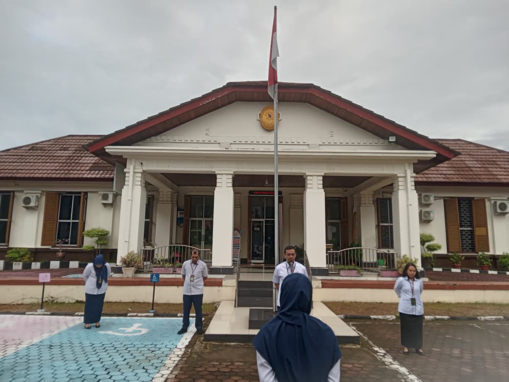 Kegiatan Rutin Apel Pagi PTUN Padang