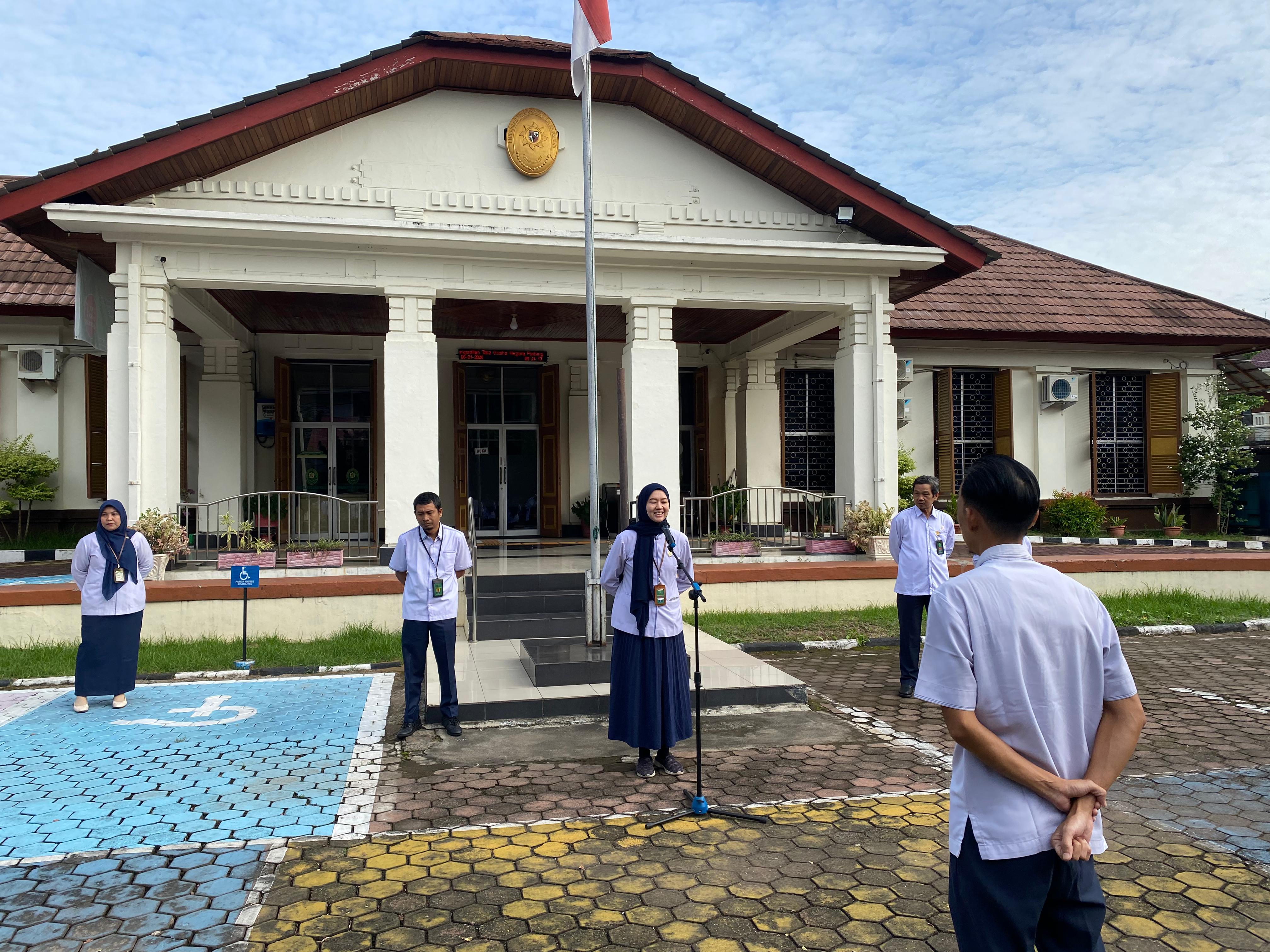 Kegiatan Apel Pagi PTUN Padang