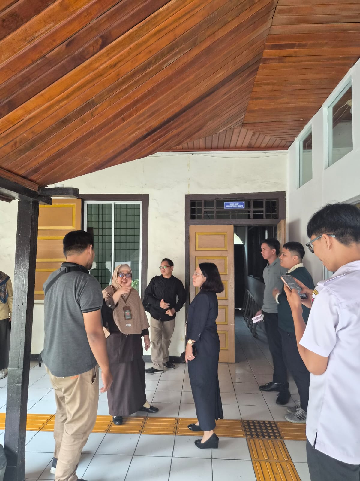 Kunjungan lapangan untuk mensurvei Status Gedung Cagar Budaya