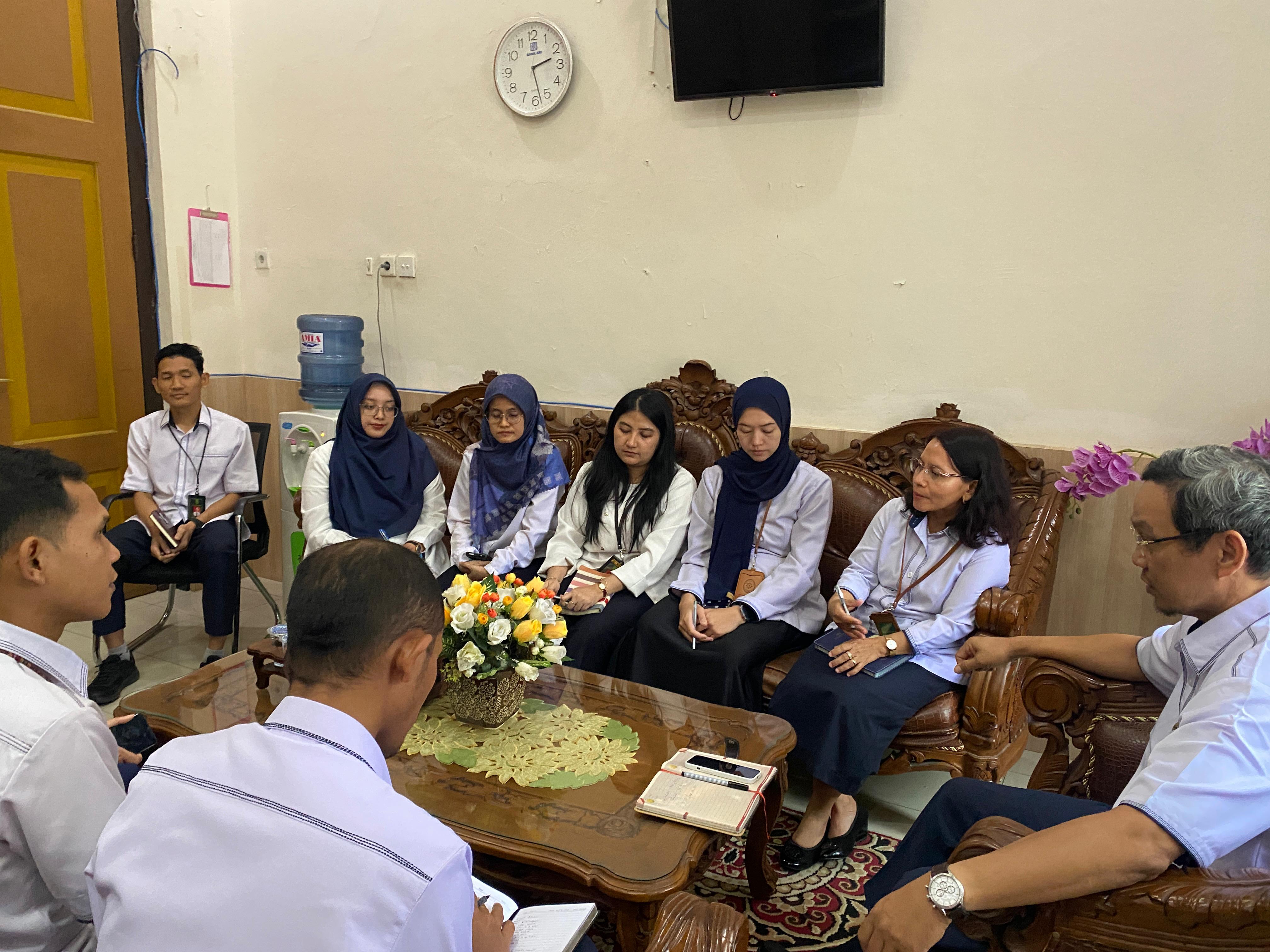 Rapat Internal Hakim pada Pengadilan Tata Usaha Negara Padang