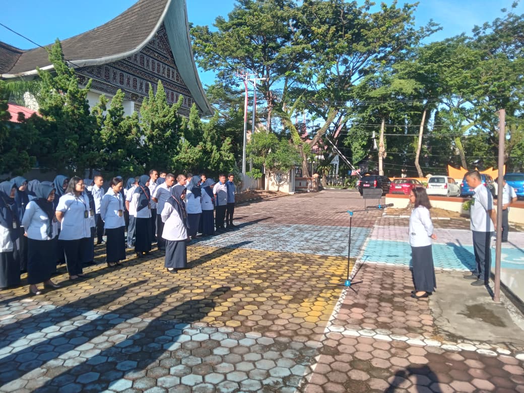 Kegiatan Rutin Apel Pagi PTUN Padang