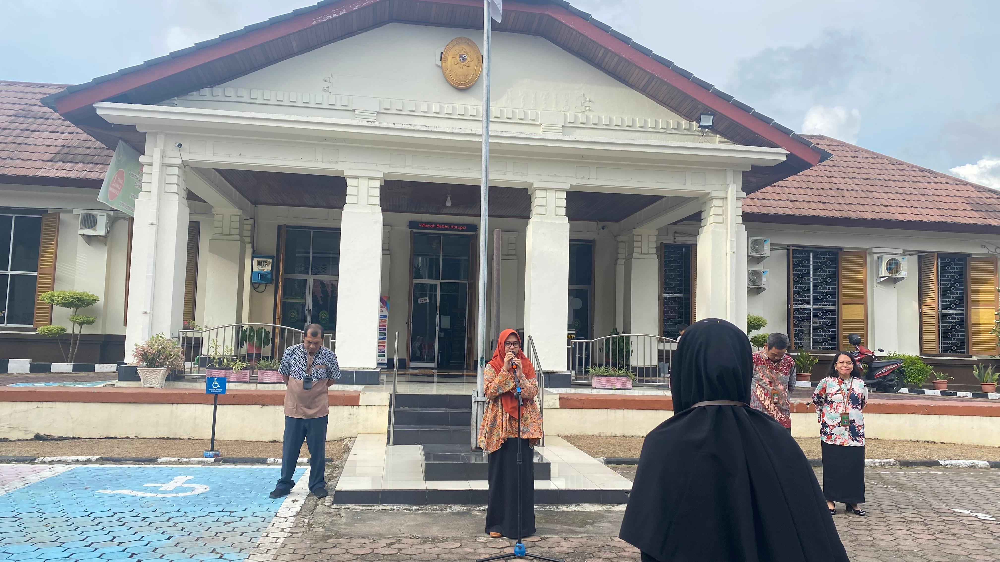 Kegiatan Rutin Apel Sore PTUN Padang