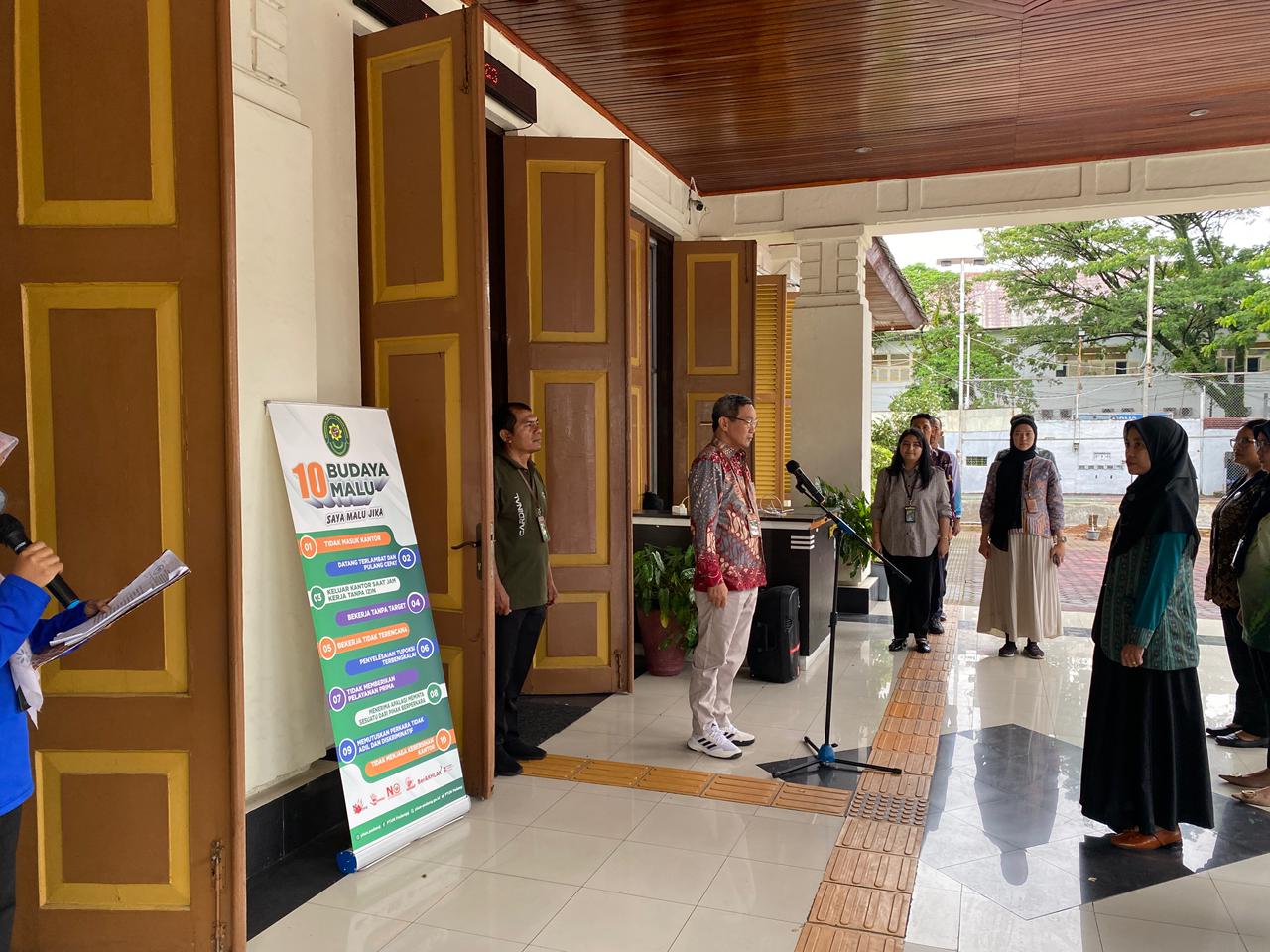 Kegiatan Rutin Apel Sore PTUN Padang