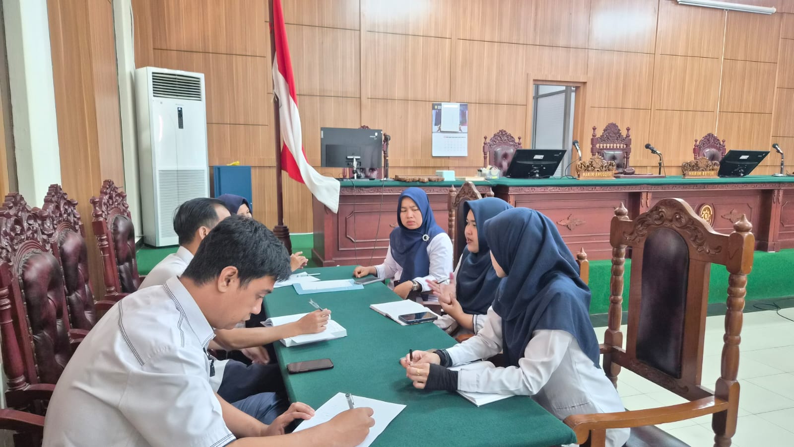 Rapat Koordinasi PPID dengan PPID Pelaksana dan Petugas Layanan Informasi Triwulan IV Tahun 2025
