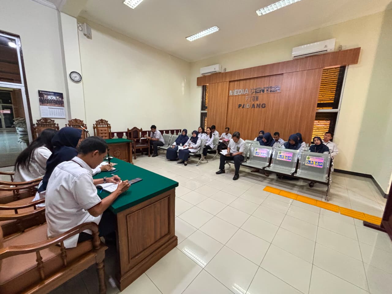 Rapat Monitoring dan Evaluasi Website dan Media Sosial Pengadilan Tata Usaha Negara Padang Triwulan II Tahun 2026