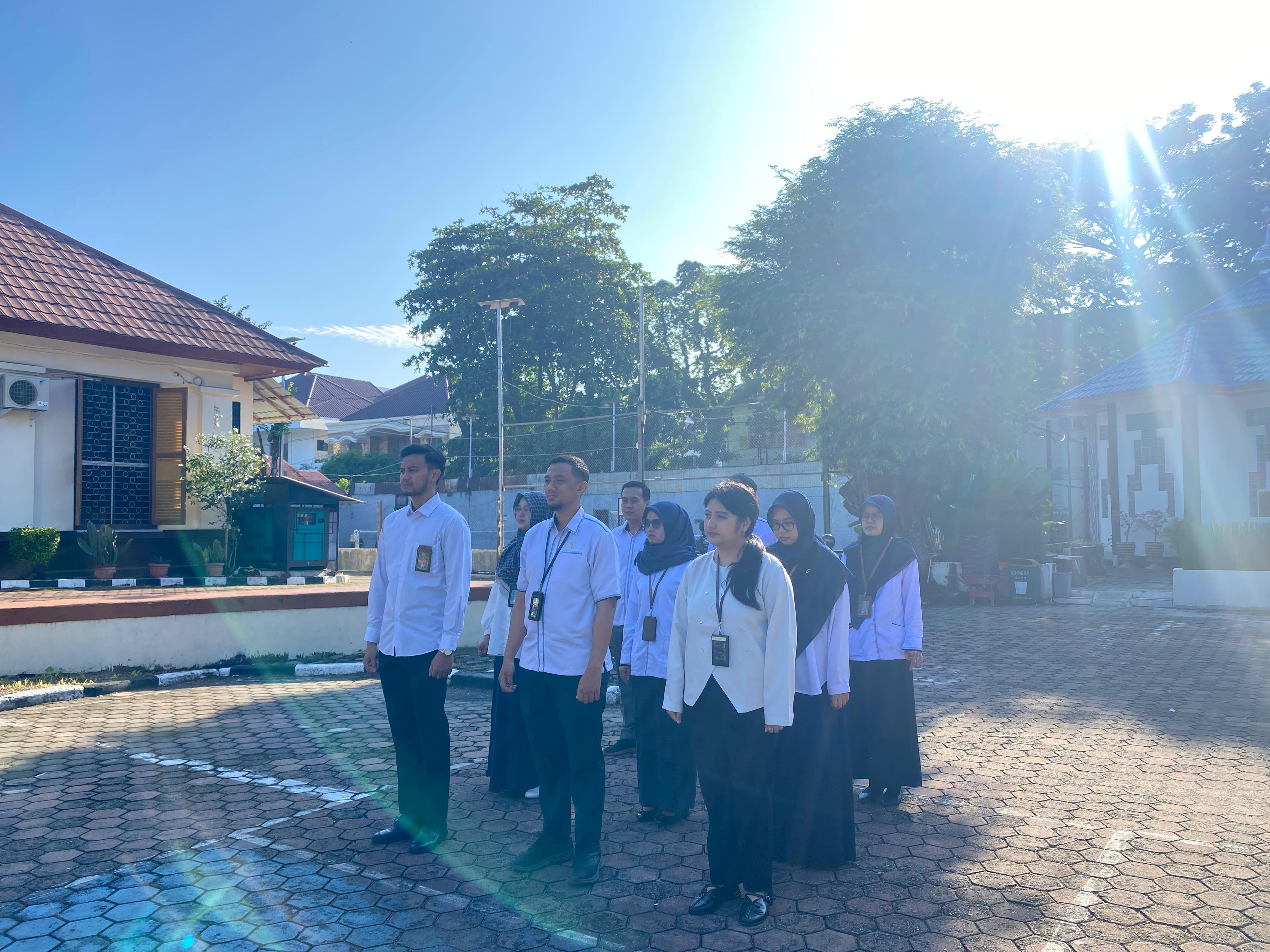 Kegiatan Rutin Apel Pagi PTUN Padang