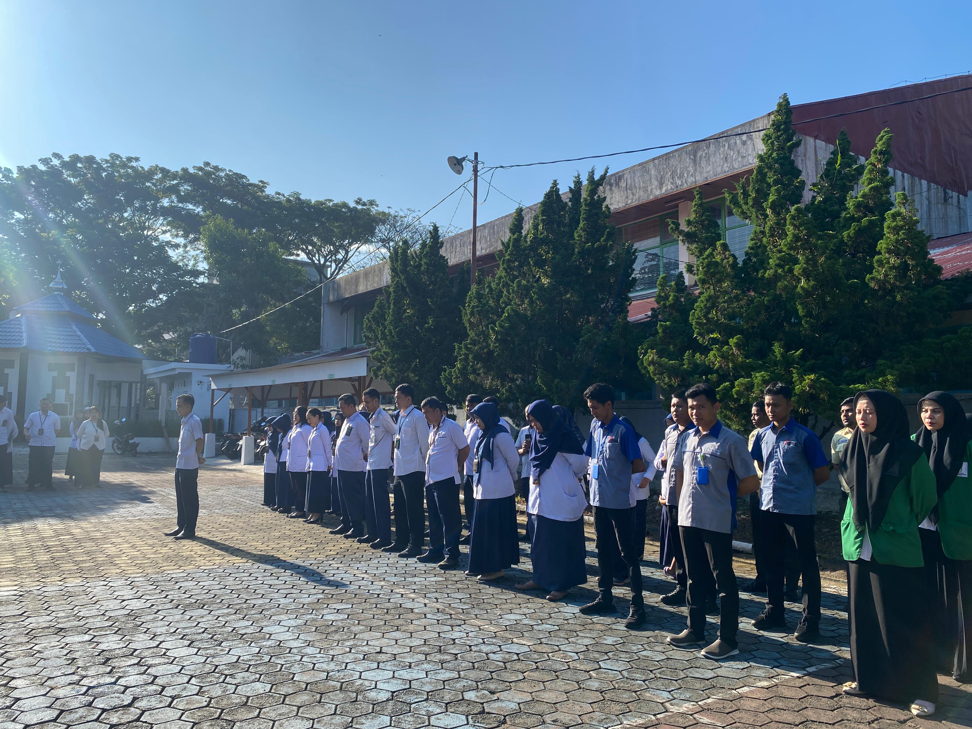 Kegiatan Rutin Apel Pagi PTUN Padang