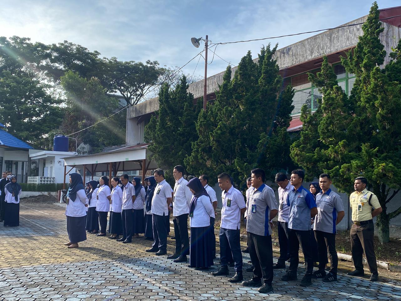 Kegiatan Rutin Apel Pagi PTUN Padang