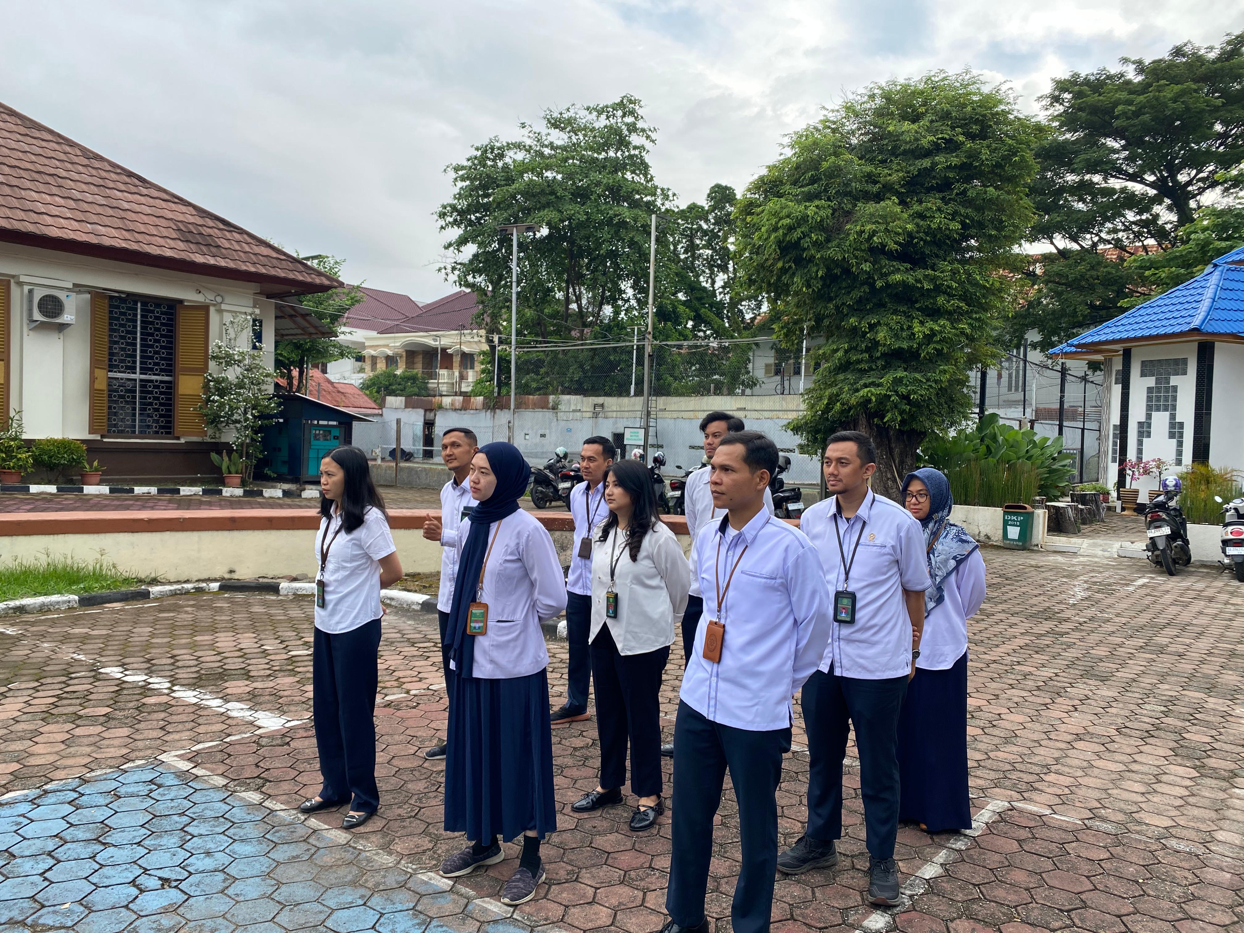 Kegiatan Rutin Apel Pagi PTUN Padang