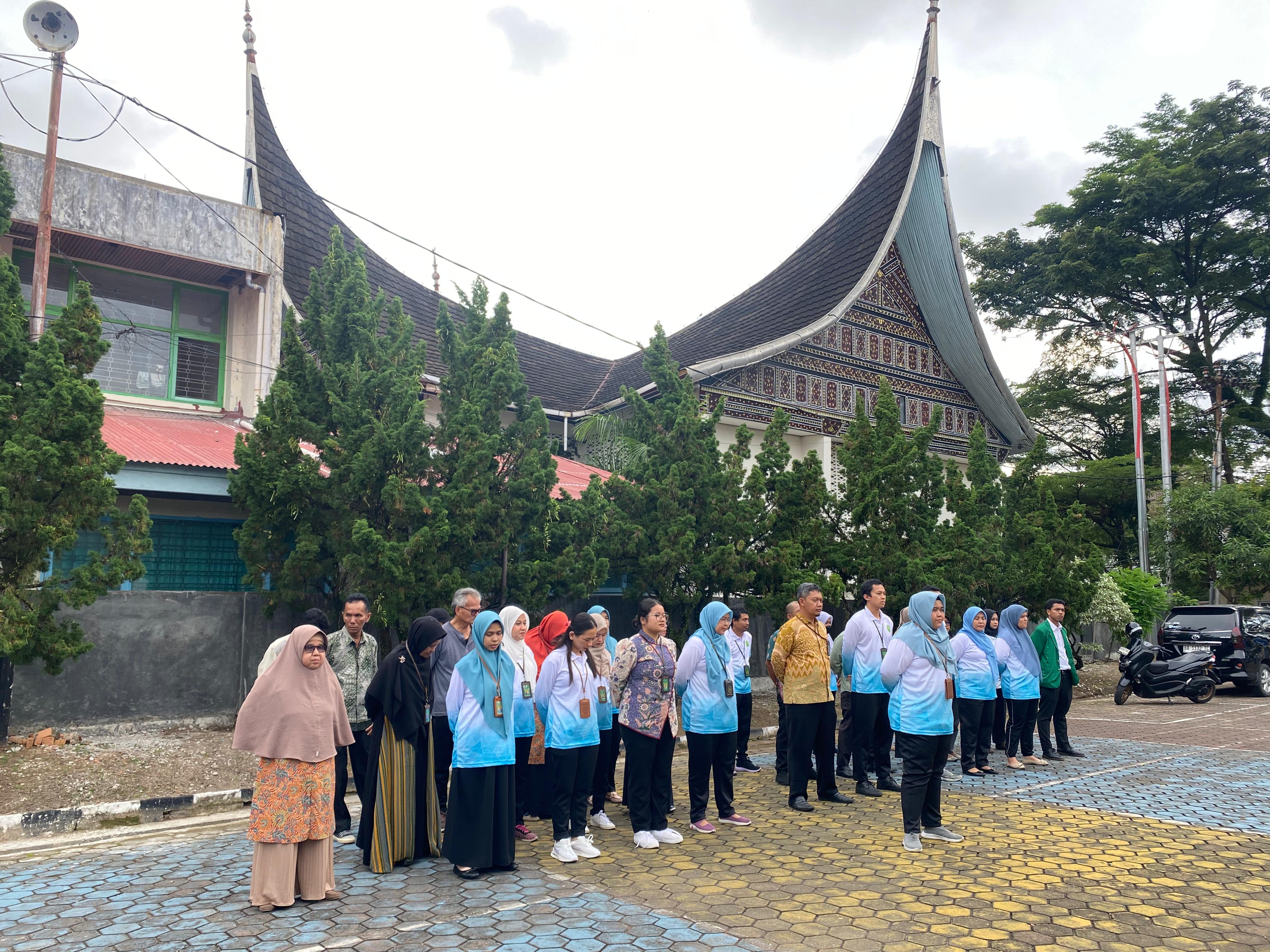 Kegiatan Rutin Apel Sore PTUN Padang