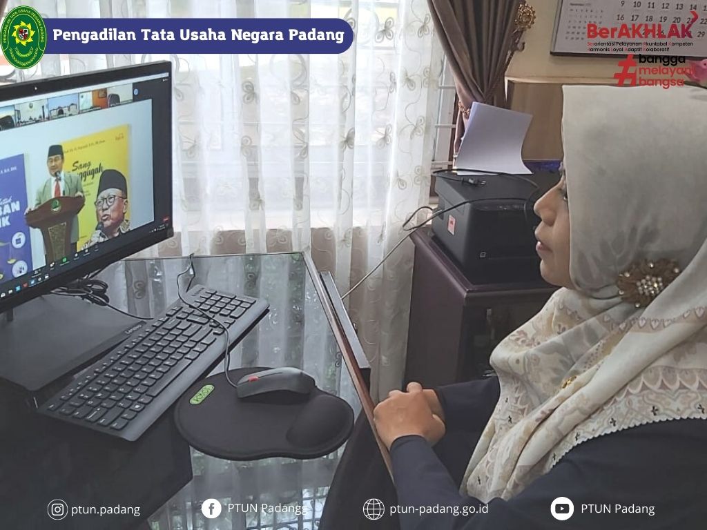 Peluncuran Buku \"PTUN untuk Keadaban Publik\" (Hasil Diskusi Reboan Putaran Ke-2 Pengadilan Tata Usaha Negara Bandung) dan Buku \"Sang Penggugah; Gagasan dan Visi Besar Prof. Supandi\"